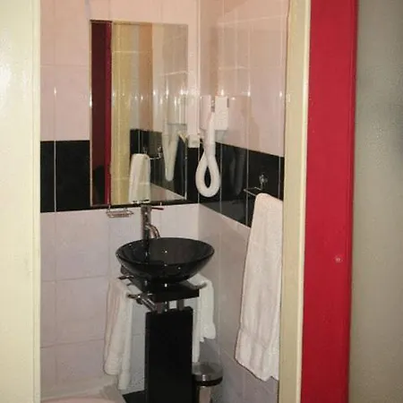Residencia Pedra Antiga